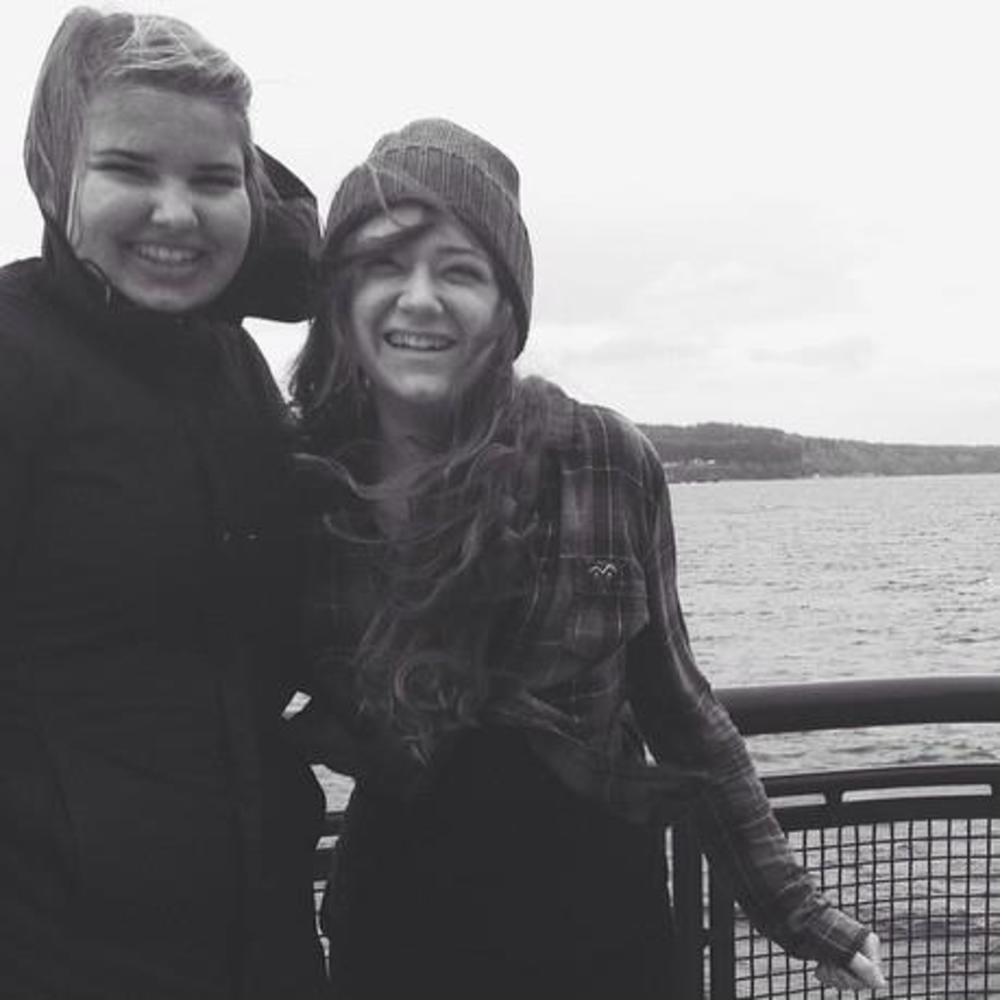 Meet your Posher, Kira